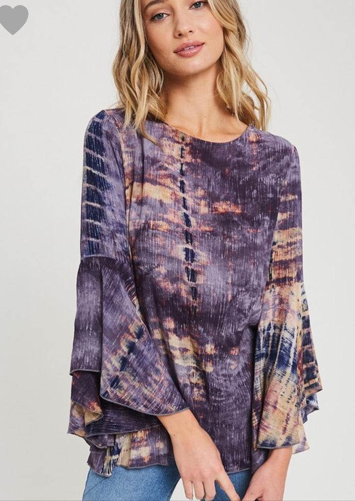 Printed round neck top w/ruffle bell sleeve