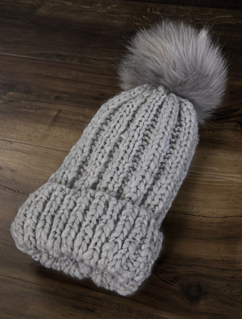 Soft cable knit basic beanie with faux fur pompom